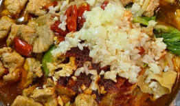 水煮肉片的做法视频,麻辣鲜香，口感嫩滑，家庭必备经典川菜